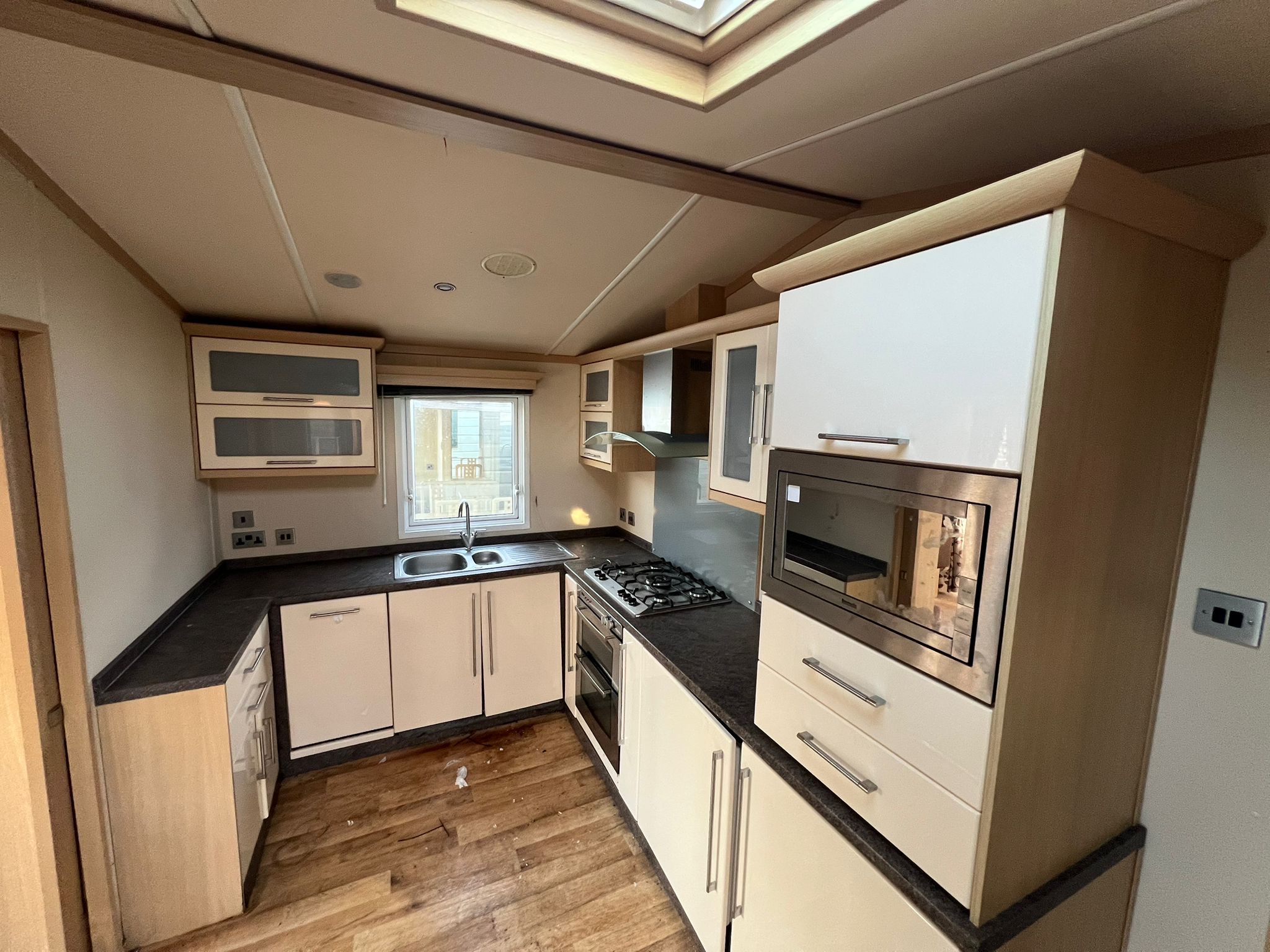 Mobilus namelis Essence ATVYKSTA — изображение 12