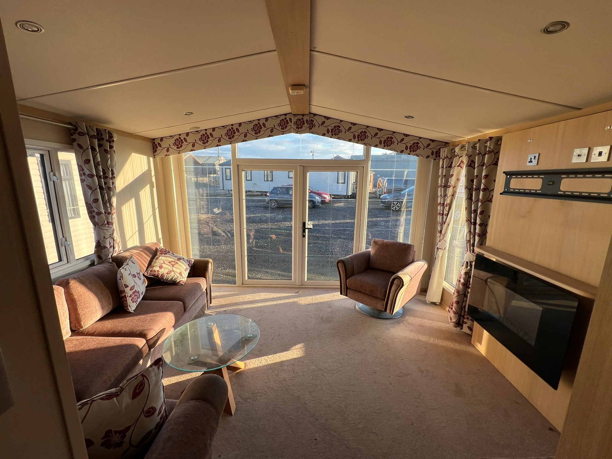 Mobilus namelis Essence ATVYKSTA — изображение 7