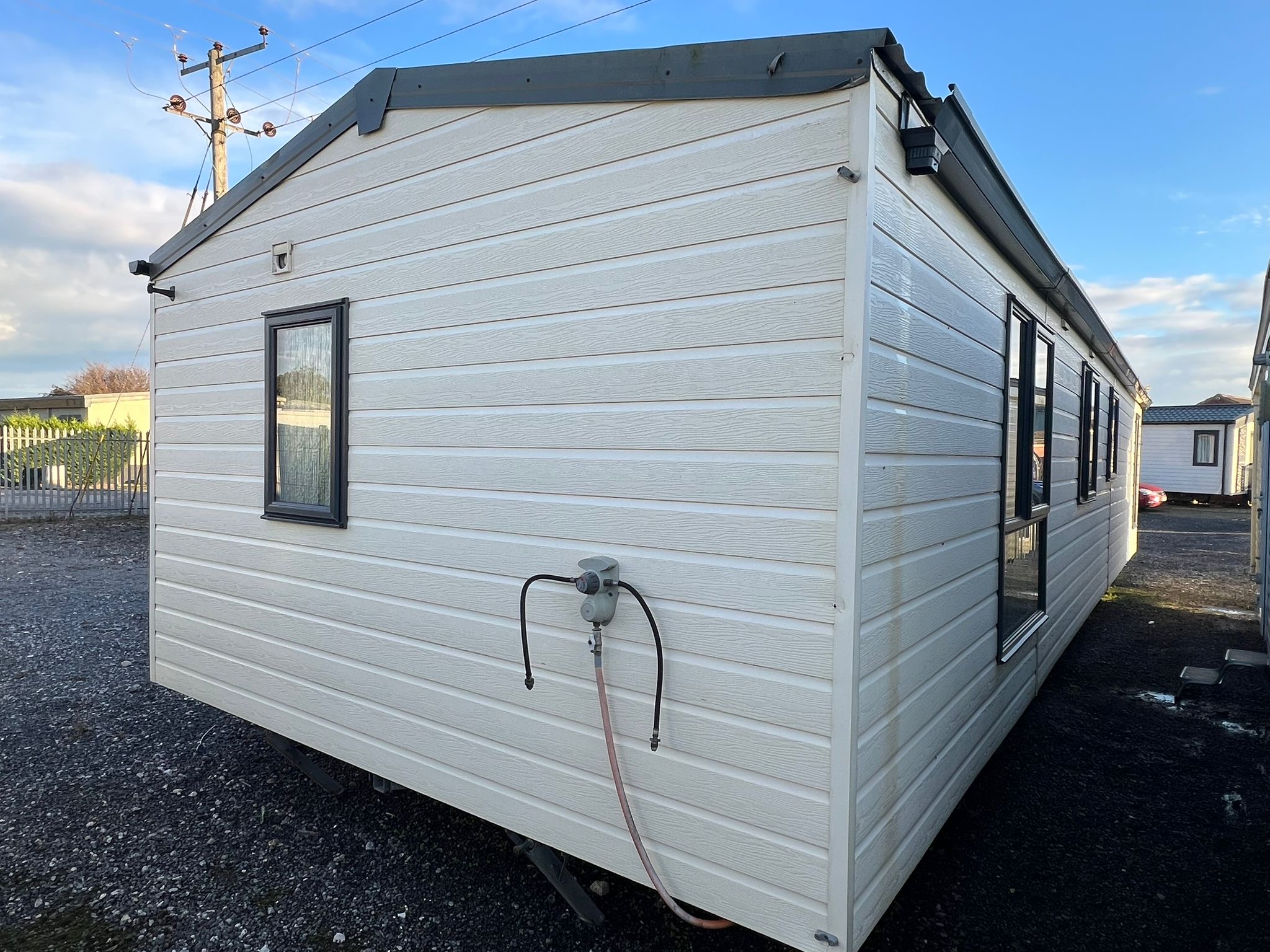 Mobilus namelis Essence ATVYKSTA — изображение 4